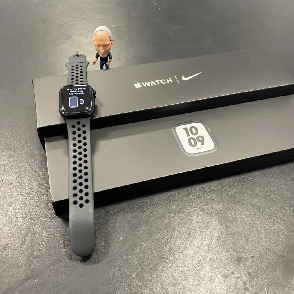 Macszerez - Apple Watch S7 41 MM Nike Gps Midnight