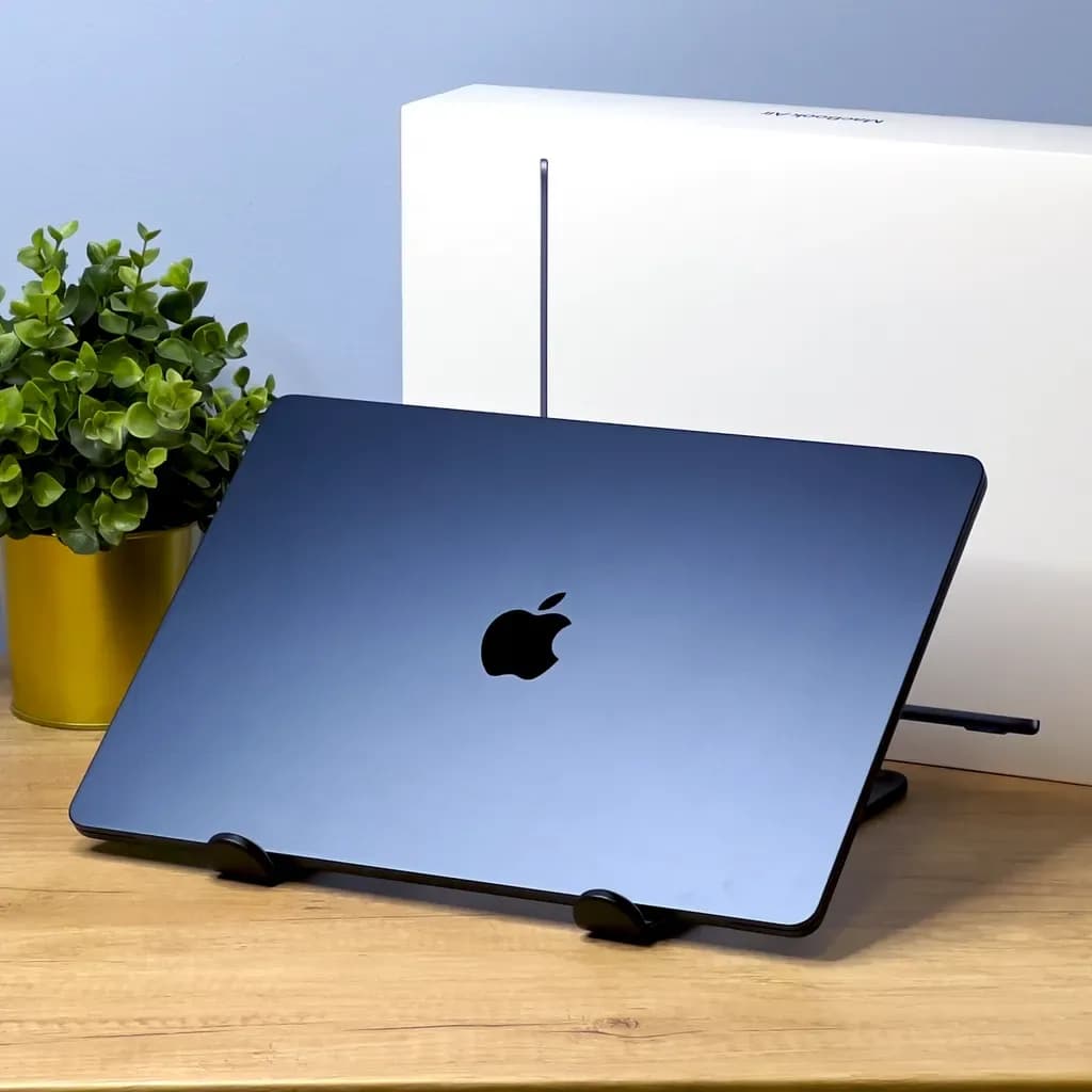 2024 MacBook Air 15″ | M3 | 8GB | 256GB | Midnight