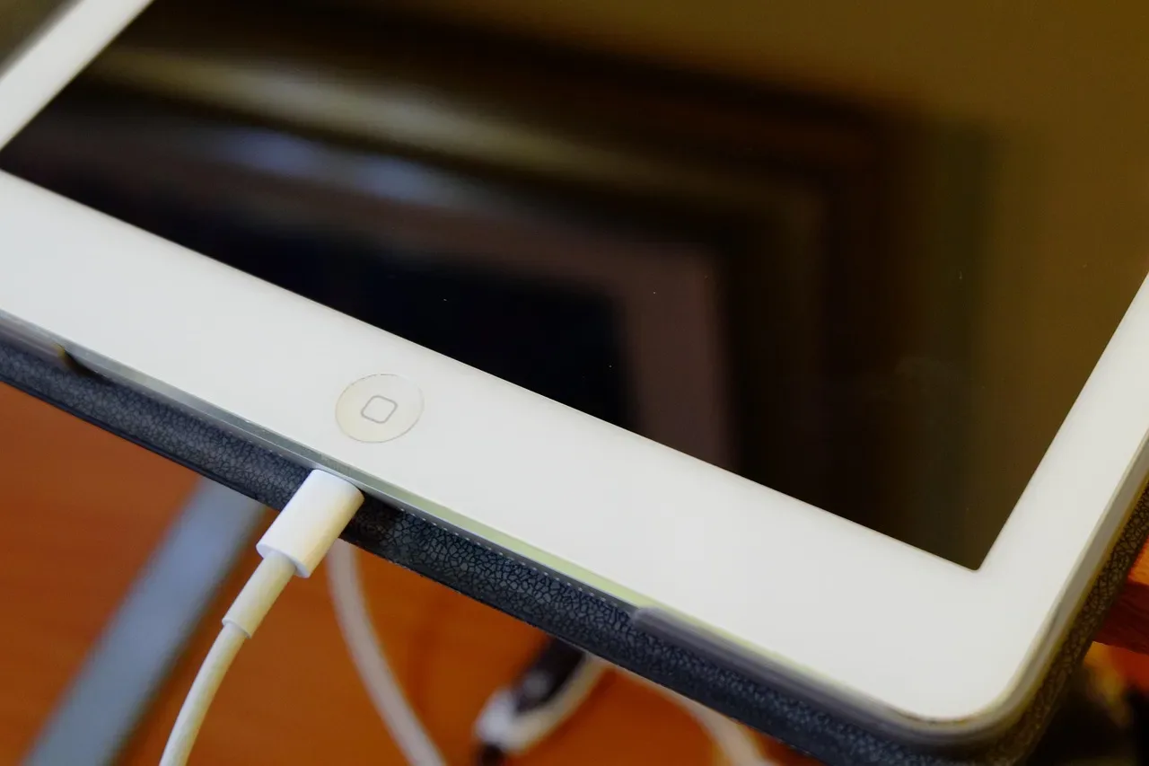 Mit tegyek, ha az iPad nem töltődik megfelelően?