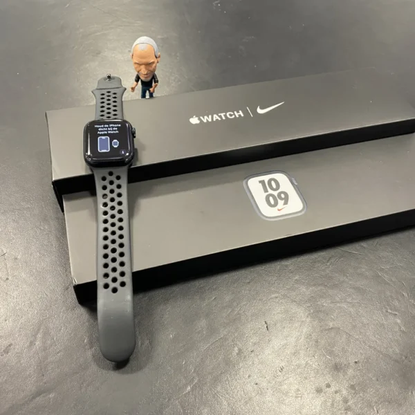 Macszerez - Apple Watch S7 41 MM Nike Gps Midnight