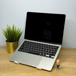 2022 MacBook Air 13″ M2 | 8GB | 256GB | USA