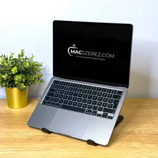 2022 MacBook Air 13" | M2 | 8GB | 256GB | Asztroszürke