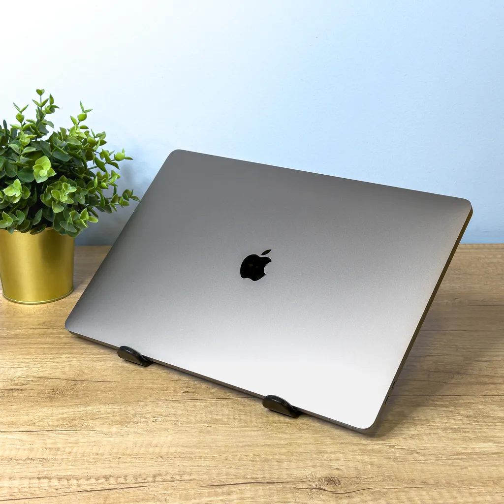 apple macbook pro 2019 16 space grey1