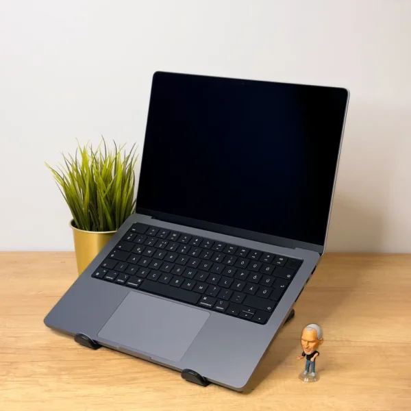 2021 MacBook Pro 14" | M1 Pro | 16GB | 512GB | Asztro