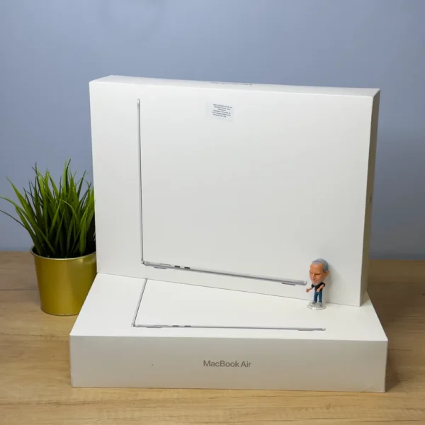 2024 MacBook Air 15" | M3 | 16GB RAM | 256GB SSD | Ezüst | Új termék