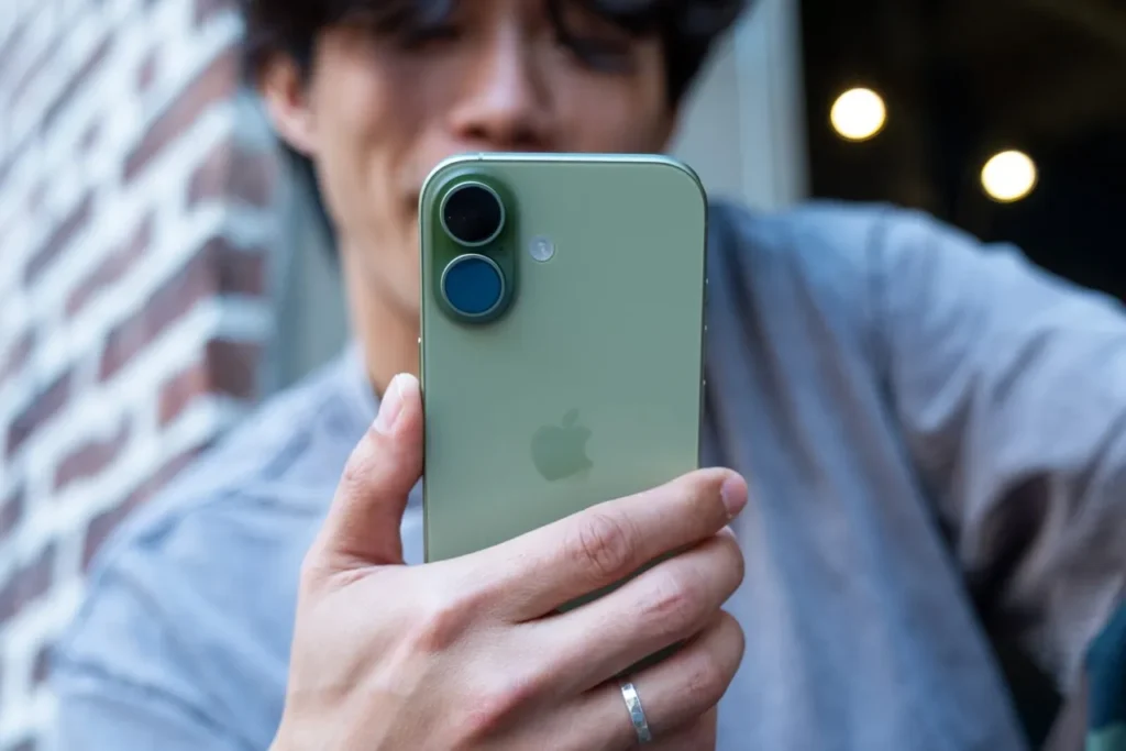 iPhone 17