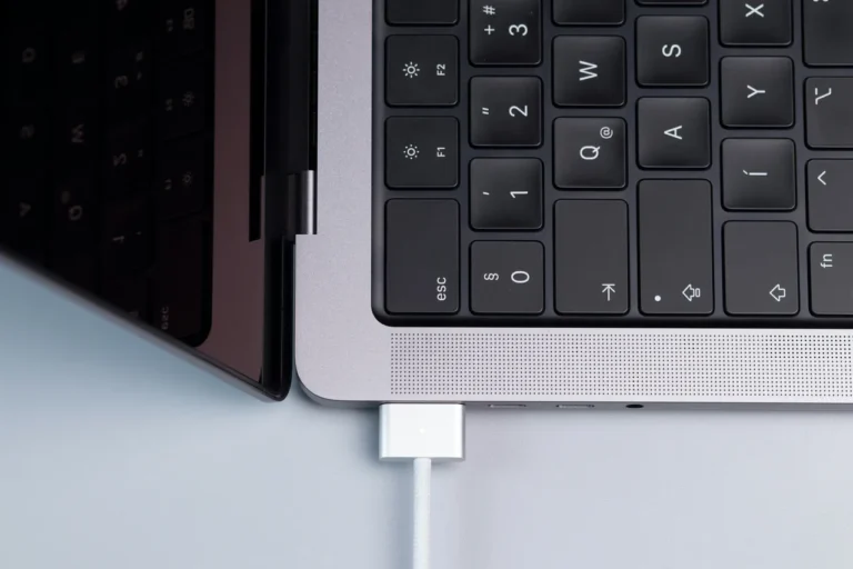 macbook töltése