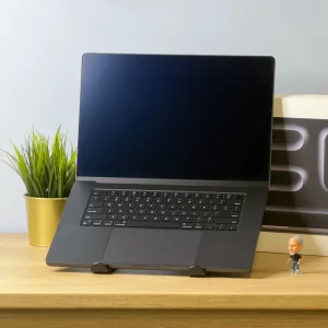 2024 MacBook Pro 16″ | M4 Pro | 24GB | 1TB | Asztrofekete | USA | Nanotexturált kijelző
